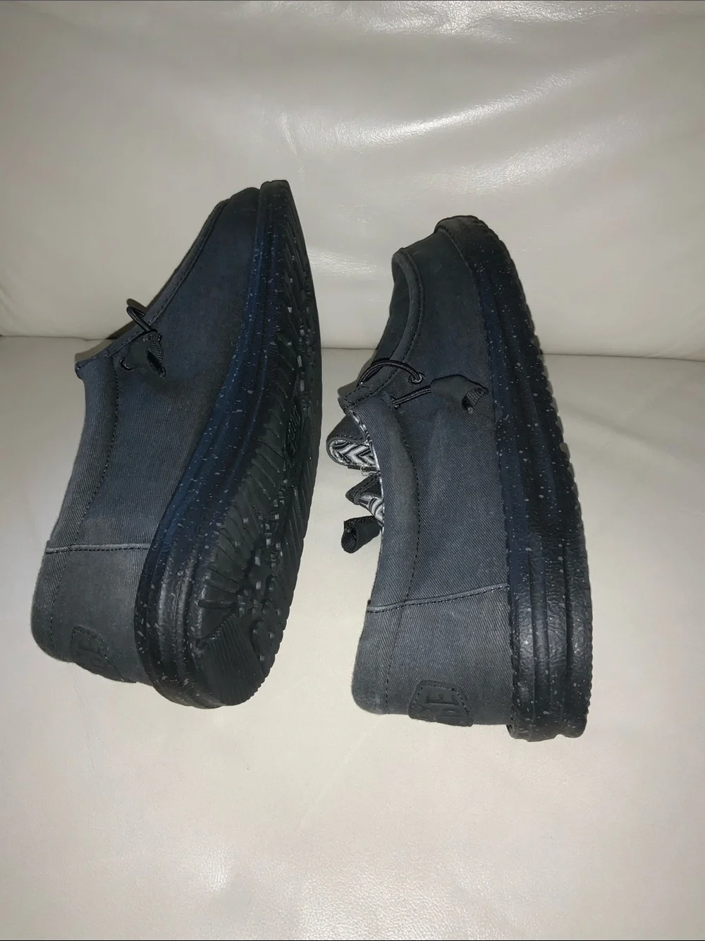 HEY DUDE MENS WALLY STRETCH‎ CANVAS shoes. Barely worn condition. Sz. 13.